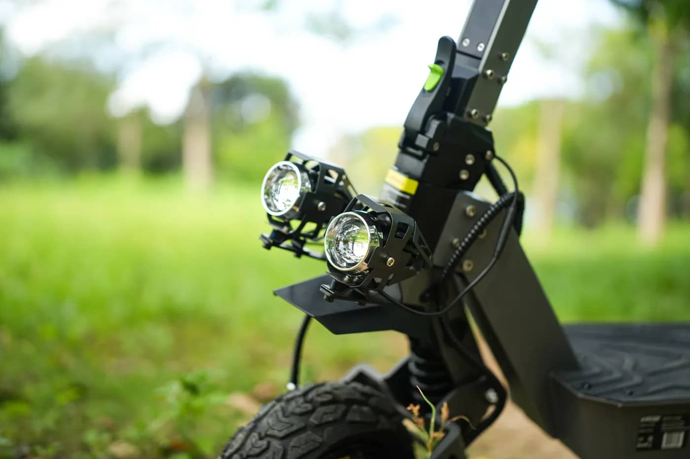 VIPCOO VS9 electric scooter studio product view